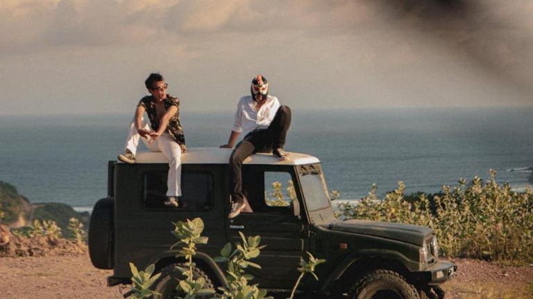 Sundancer Membawa Suvenir dari Lombok