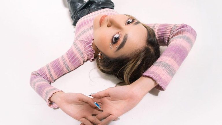 Assia Keva Mencurahkan Emosi Batin Lewat Debut EP Bertajuk “2004”